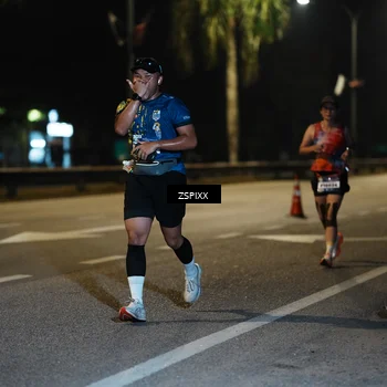 Runner Photo 5900553
