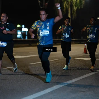 Runner Photo 5901003