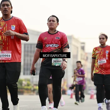 Runner Photo 5901529