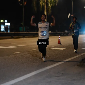 Runner Photo 5901975