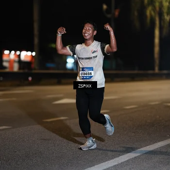 Runner Photo 5902024