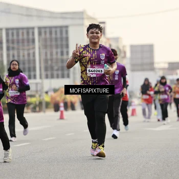 Runner Photo 5902105
