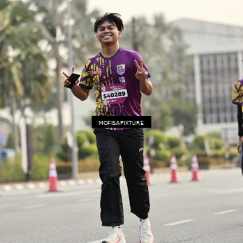 Runner Photo 5902180