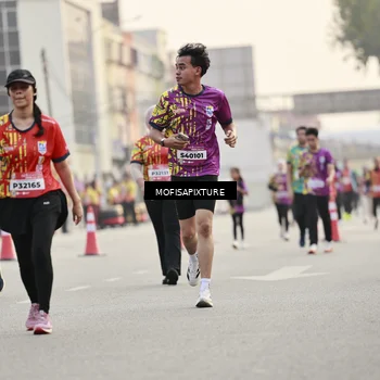 Runner Photo 5902335