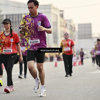 Runner Photo 5902345