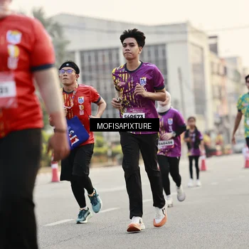Runner Photo 5902432