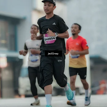 Runner Photo 5902975