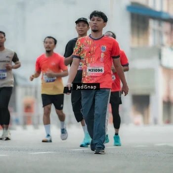Runner Photo 5903005