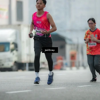 Runner Photo 5903118