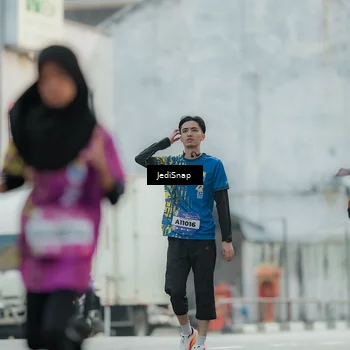 Runner Photo 5903170