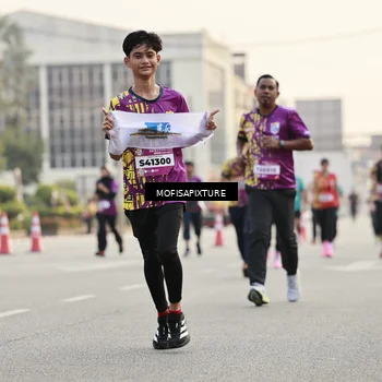 Runner Photo 5903224