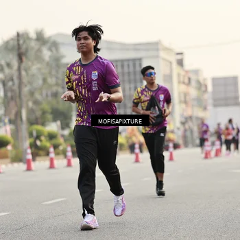 Runner Photo 5903234
