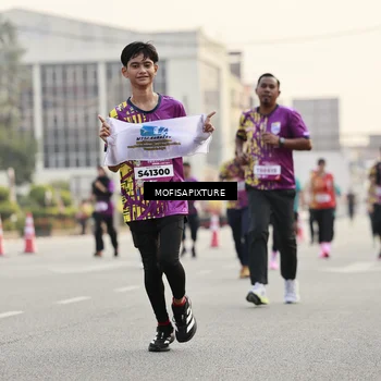 Runner Photo 5903240