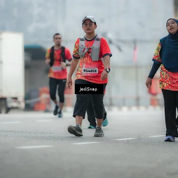 Runner Photo 5903257