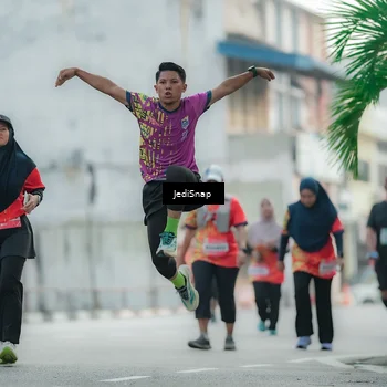 Runner Photo 5903278