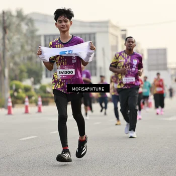 Runner Photo 5903313