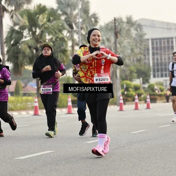 Runner Photo 5903373