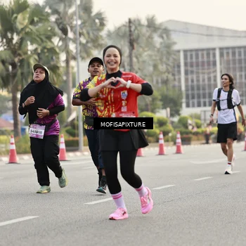 Runner Photo 5903395