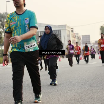 Runner Photo 5903672