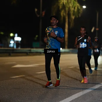 Runner Photo 5903675
