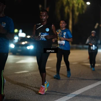 Runner Photo 5903746