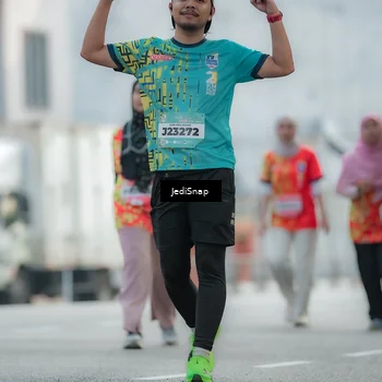 Runner Photo 5903765