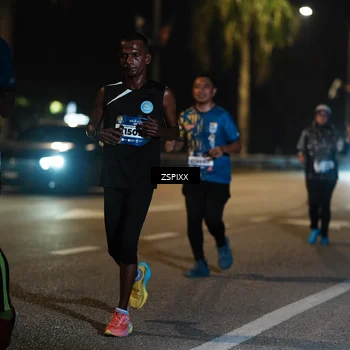 Runner Photo 5903842