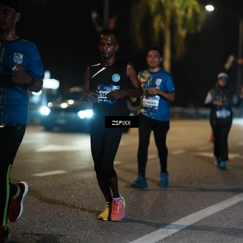 Runner Photo 5903846