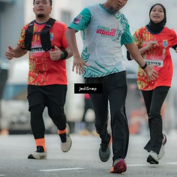 Runner Photo 5904042