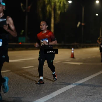 Runner Photo 5904101
