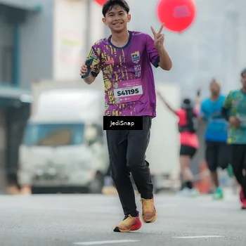 Runner Photo 5904104