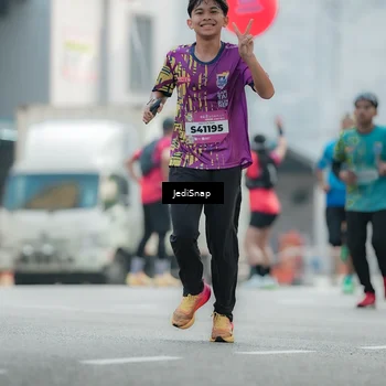 Runner Photo 5904110