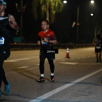 Runner Photo 5904153