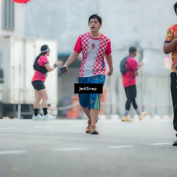 Runner Photo 5904336