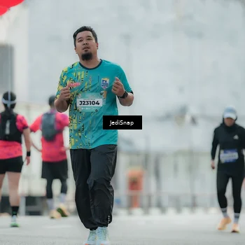 Runner Photo 5904493