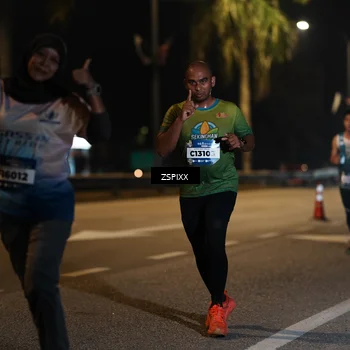 Runner Photo 5904605