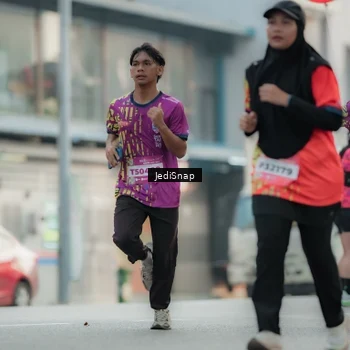 Runner Photo 5904657