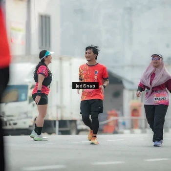 Runner Photo 5904721