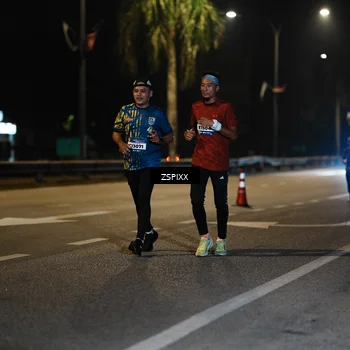 Runner Photo 5904725