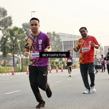 Runner Photo 5904753