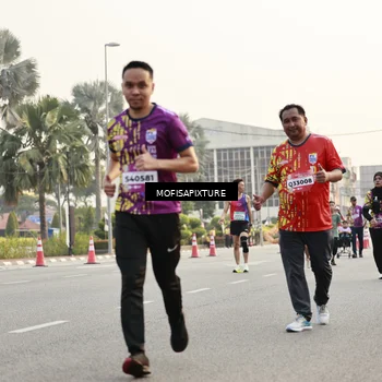 Runner Photo 5904762