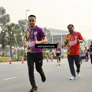 Runner Photo 5904775