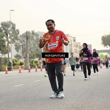 Runner Photo 5904780