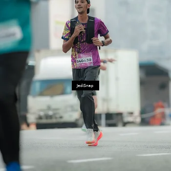 Runner Photo 5904822