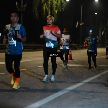 Runner Photo 5905136