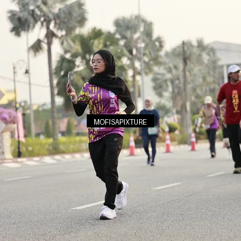 Runner Photo 5905252
