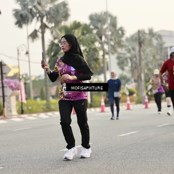 Runner Photo 5905275