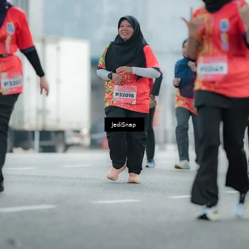 Runner Photo 5905356