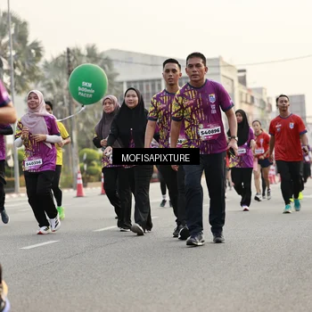 Runner Photo 5905553
