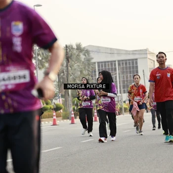 Runner Photo 5905623